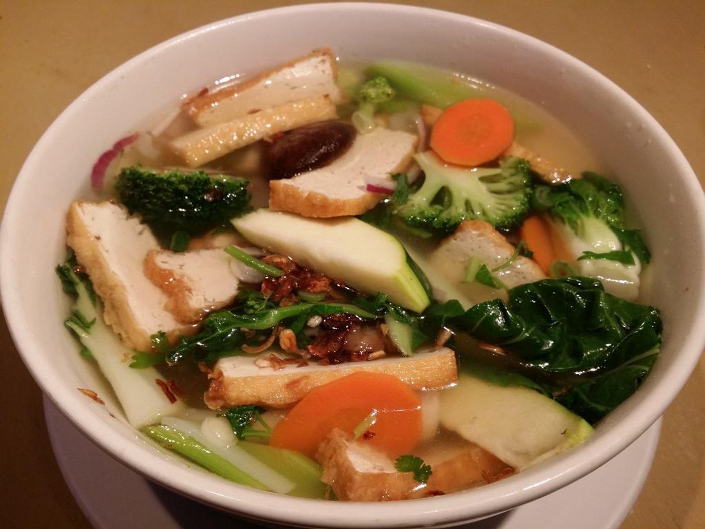 Pho Vegetarian · Baby Shanghai bok choy, brocolli, shikate, soy chicken, organic tofu 