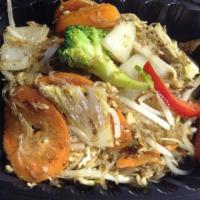 6. Pad Woonsen · Stir fried glass noodles with egg, bean sprouts, tomatoes, broccoli, onions, mushrooms, carr...