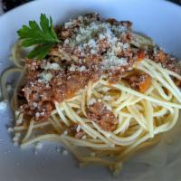 Spaghetti · Spaghetti con salsa caminito o salsa (tomate, crema, salsa rosa, hongos). Served with camini...