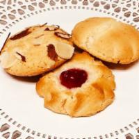 Macaroon Cookies · Approximately 24 pieces. Traditional Italian almond flavor macaroon cookies sold per lbs.