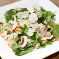 Woppos Salad · Spinach, mushroom, cashew and Grana Padano shredded.