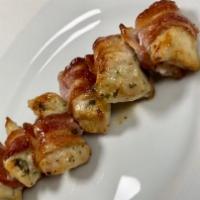 Chicken Wrapped in Bacon  · Pollo con Tocineta 