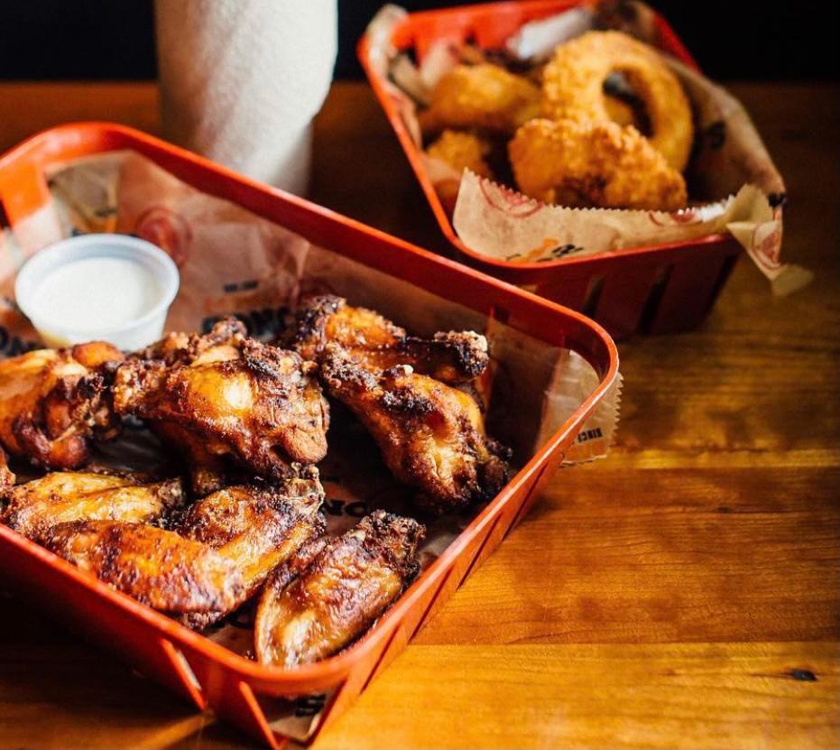 6 Wing Basket · Six smoked wings with one side included