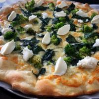 Medium New York White Pizza · Ricotta base, spinach, broccoli and garlic.
