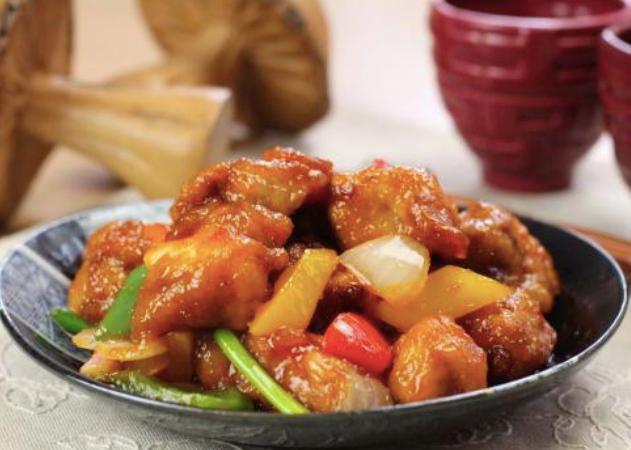 P11. Sweet & Sour Chicken 甜酸雞 · Chinese-style sweet and sour chicken, stir-fried with bell peppers 