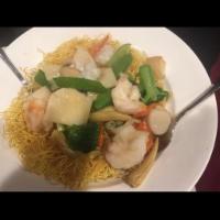 R15. Seafood Pan-Fried Noodles 海鮮兩面黃 · Shrimp .Squid & Scallops