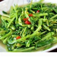 V8. Stir-Fried Water Spinach with Garlic 蒜炒空心菜 · 