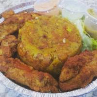 CAMARON MOFONGO · Fried MASHED plantains WITH garlic and WASAKAKA WITH SHRIMP 