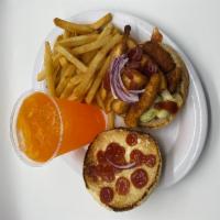 Buffalo Deluxe Sandwich · Buffalo sauce, fried chicken, bacon, lettuce, tomato, onion and cheese, served with fries an...