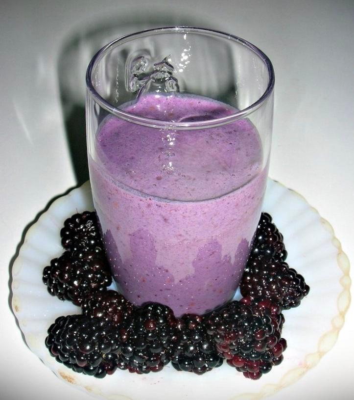 51. Mora Fruit Shake leche · Blackberry.