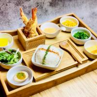 D6. Shrimp Tempura Bento Box 天妇罗虾便当 · Shrimp Tempura, served with sushi rice, Atsuyaki Tamago, Corn, Chuka wakeme, 1/2 Marinated e...