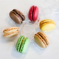 6 Pack Macaroons · Almond Base cookies , filled with flavored cream or jam