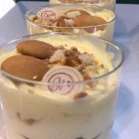 Banana pudding · Vanilla Cream with fresh bananas and Wafer Cookies