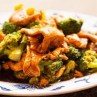 Chicken with Broccoli · With white or brown sauce.