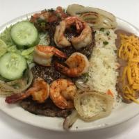 Carne Asada con Camarones · Steak with shrimp. 