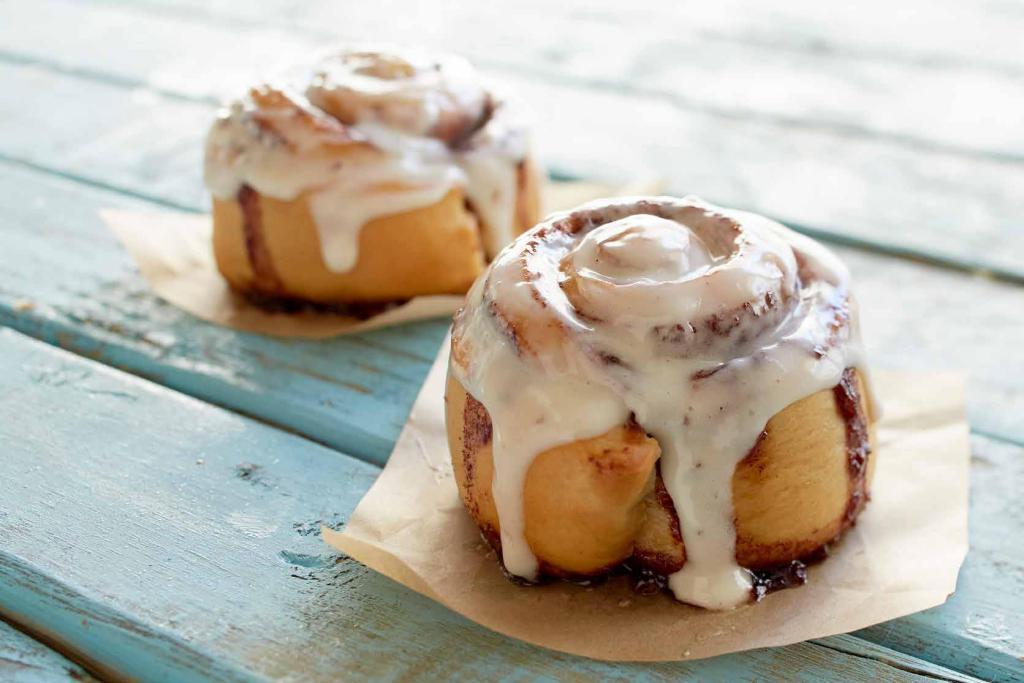 MiniBon® Roll · The perfect fun-sized craving. 