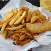 Skippers Platter · Includes fish, shrimp and clams.