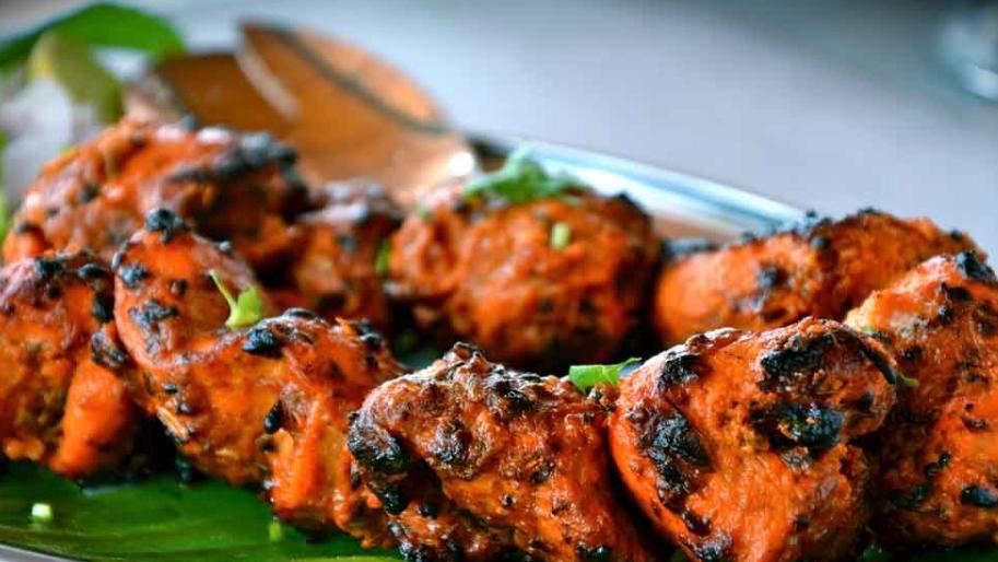 Tandoori Chicken Tikka  · Boneless Chicken chunks marinated in special spices and yogurt, tandoor grilled on skewers.
Served with a portion of Basmati Rice 
