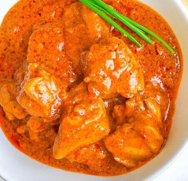 Butter Chicken · Chicken cooked in a mildly spiced tomato butter sauce. Served with portion of Basmati  rice. 
