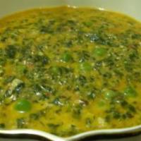 Methi Malai Mutter · Fresh fenugreek and green peas in a aromatic sauce. Served with a portion of rice.