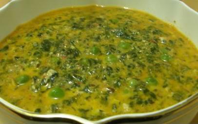 Methi Malai Mutter · Fresh fenugreek and green peas in a aromatic sauce. Served with a portion of rice.