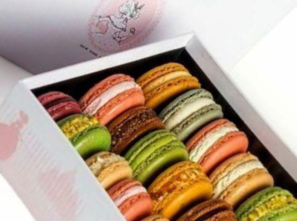 Luxury Gift Box  of 18 Macaron · Naturally Gluten Free
Kosher Certified
Handmade
Wait 15 minutes to consume at room temperature
Keep refrigerated enjoy within 7days after purchase.
