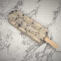 Cookies and Cream Paletas · A classic flavor of fresh cream and crumbled chocolate cookies.

