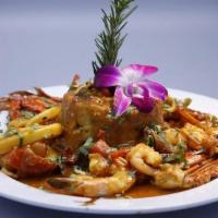 Camarofongo · Shrimp mashed green plantain.