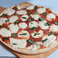Fresh Mozzarella and Basil Pizza · 