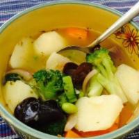 34. Vegetable Soup large  · Served with crispy noodles.