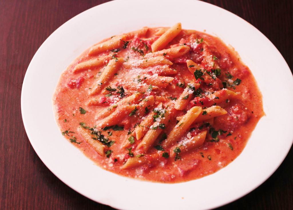 Penne ala vodka · Served with bread and butter