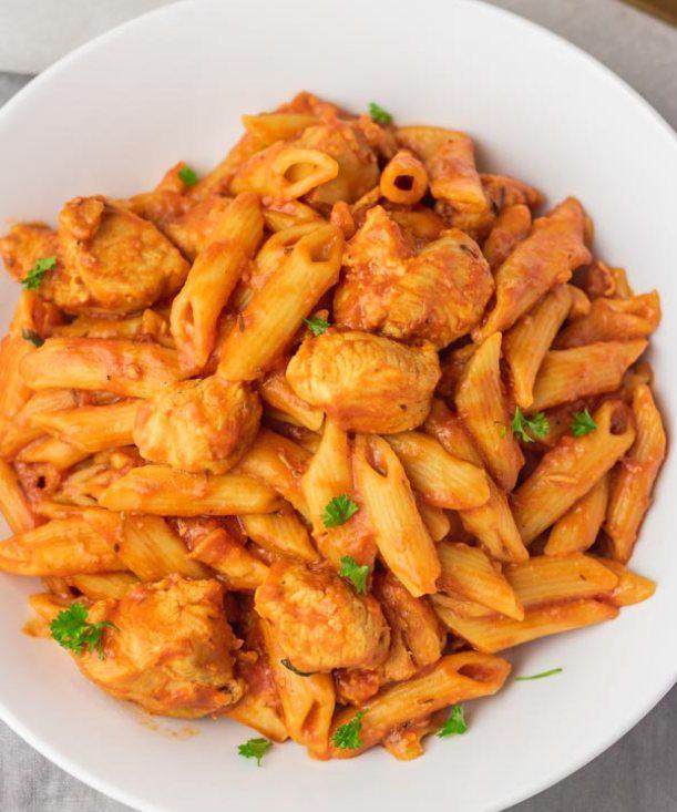 Penne ala vodka with chicken · Served with bread and butter
