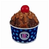 1 Scoop Sundae · Your choice of a 2.5 oz scoop of ice cream topped with your choice of wet topping, chopped a...