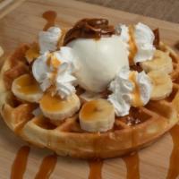 Dulce Banana Waffle · Waffle
Vanilla Ice Cream
Dulce de Leche
Banana Slices
Whipped Cream
