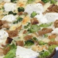 Chicken with Broccoli Pizza · 