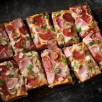 Super Special Pizza · Pizza Sauce, Mozzarella Cheese, Pepperoni, Ham, Mushroom, Onion, Green Pepper
