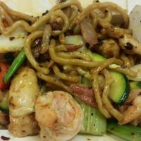 House Spicy Chow Mein · Prawns, beef and chicken. Hot and spicy.