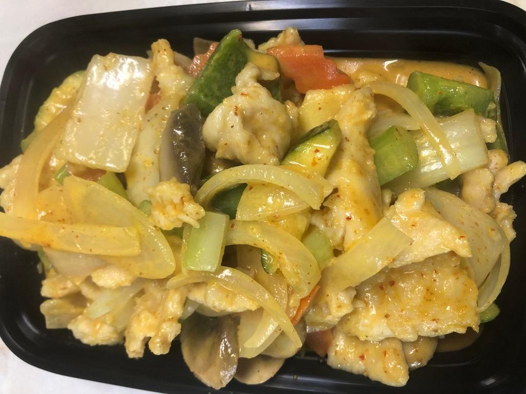 S1. Thai Red Curry Chicken  · stir fried with onion ,green and red pepper,mushroom ,carrot in sweet red curry and thai chilli sauce