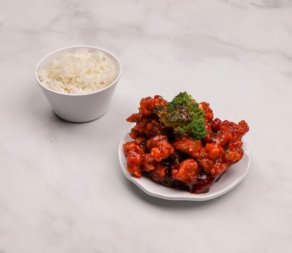 General Tso's Chicken Combo Platter · Served with egg roll and pork fried rice. Hot and spicy. 
