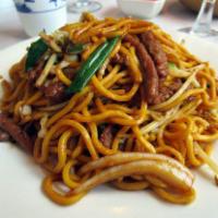 66. Beef Lo Mein 牛肉捞面 · Soft stir fry noodle. Sauce used contain peanuts.