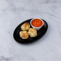 4 Pieces Garlic Knots · 