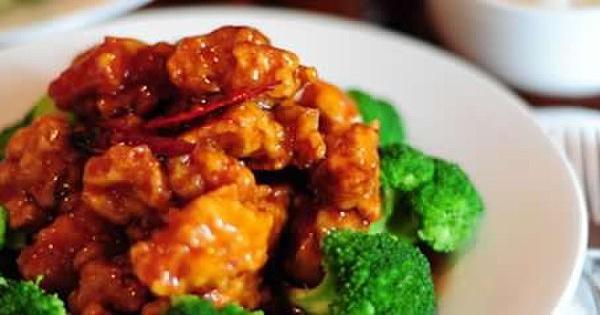 K8. Large General Tso's Chicken · Chunks of chicken lightly fried with hot pepper sauce. Served with rice. Hot and spicy.