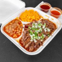 Combinacion de Birria · Con arroz y frijoles.