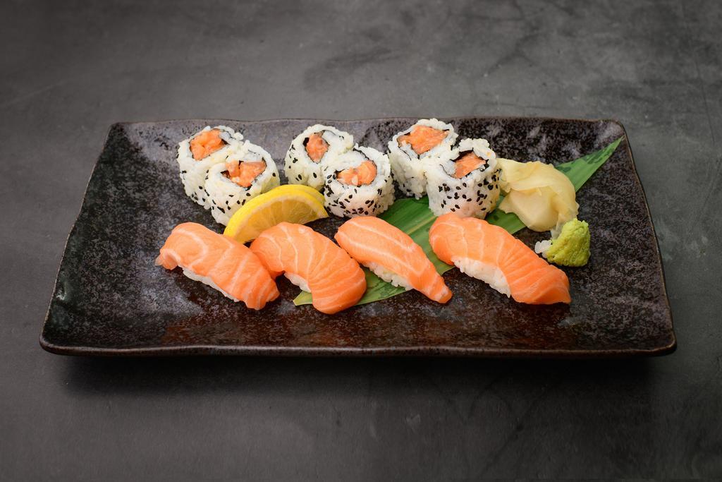 Salmon Lover · 4 pcs Salmon sushi with Crunchy spicy salmon roll