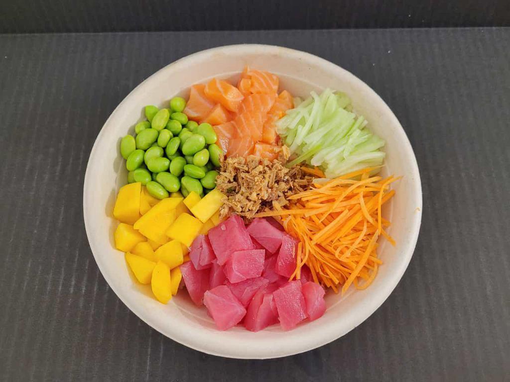 Poke Bowl Raw Salad · Salad with raw fish in a 32 oz bowl