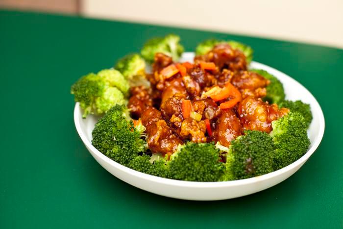 General Tso's Chicken · Chunks boneless chicken sauteed in the hunan sauce and sauteed broccoli with white rice. Hot and spicy.