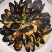 Zuppa di Cozze Piccante Dinner · Mussels in a spicy marinara broth. Gluten free.