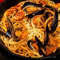 SAEAFOOD Marinara noodle · Spaghetti ,shrimp(3pc head off) 6pc black mussels. with Marinara sauce