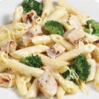 Penne Alfredo · Penne Alfredo with chicken, broccoli and fresh tomatoes. 
Served with garlic bread.