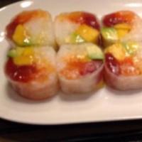 Arizona Maki · Tuna, salmon, avocado, mango and tobiko in rice nori with spicy mayo. Hot and spicy.